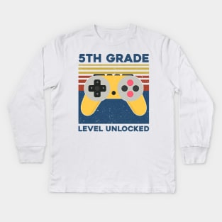 Kids 5th Grade Level Unlocked Back To School Video Gamer Kids Long Sleeve T-Shirt